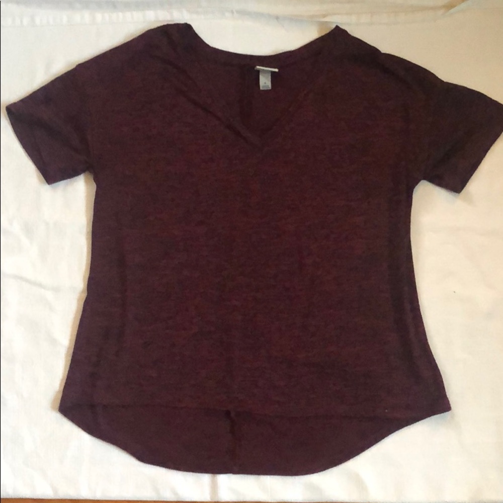 Basic v neck loose fitting tee